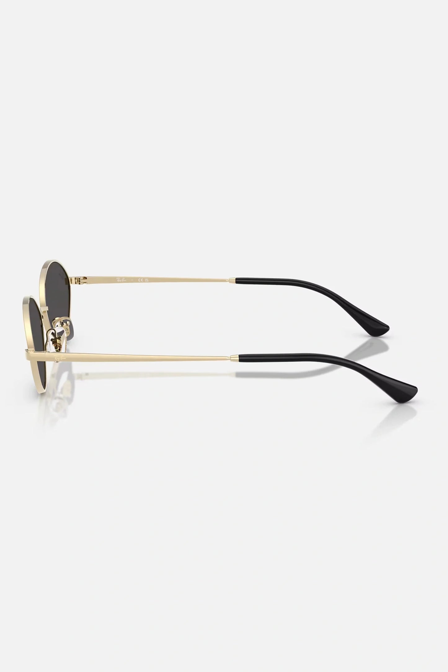 Occhiali da sole Ray-Ban RB3757 921387 Kai Bio-Based, montatura oro pallido con lenti grigio scuro.