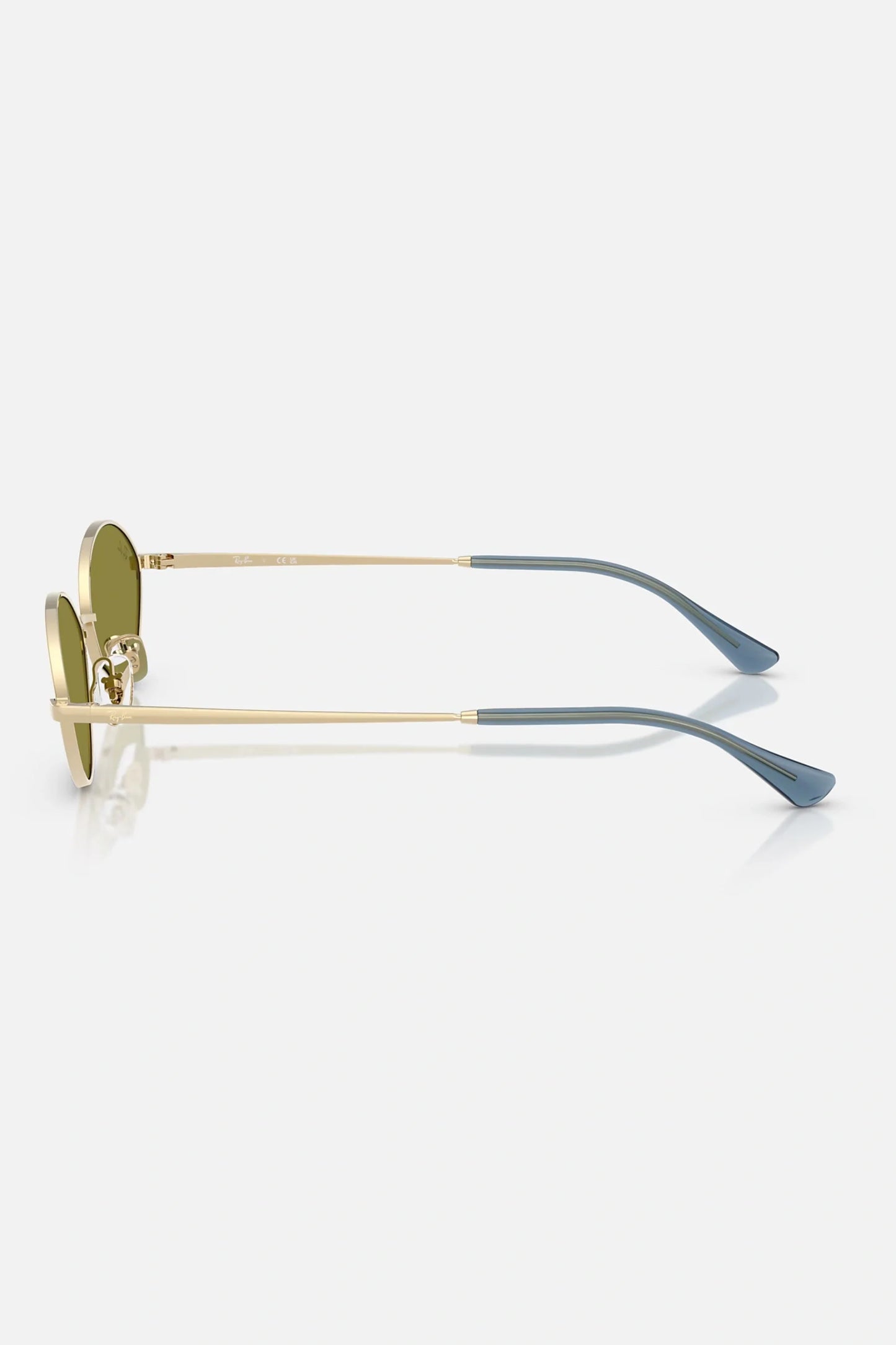 Occhiali da sole Ray-Ban RB3757 9213/2 Ari Bio-based, montatura oro pallido con lenti verdi.