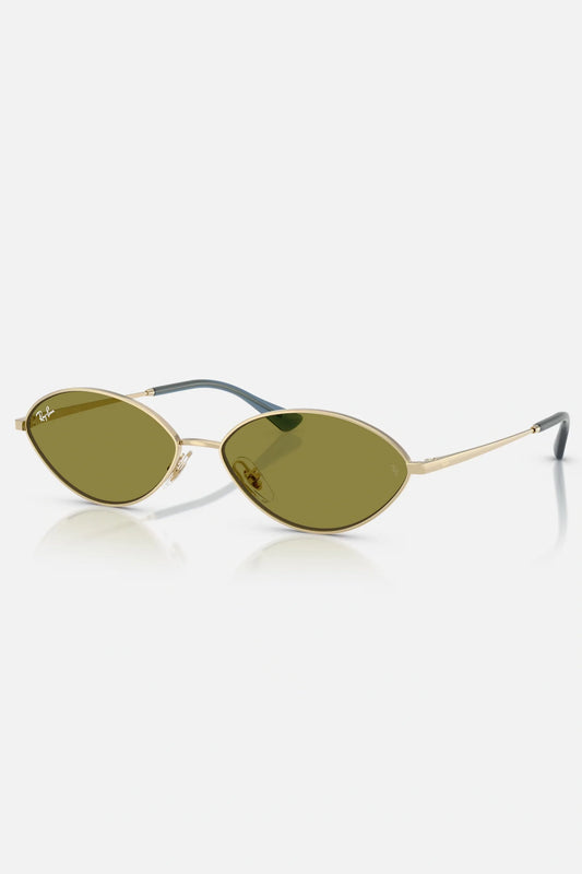 Occhiali da sole Ray-Ban RB3757 9213/2 Ari Bio-based, montatura oro pallido con lenti verdi.
