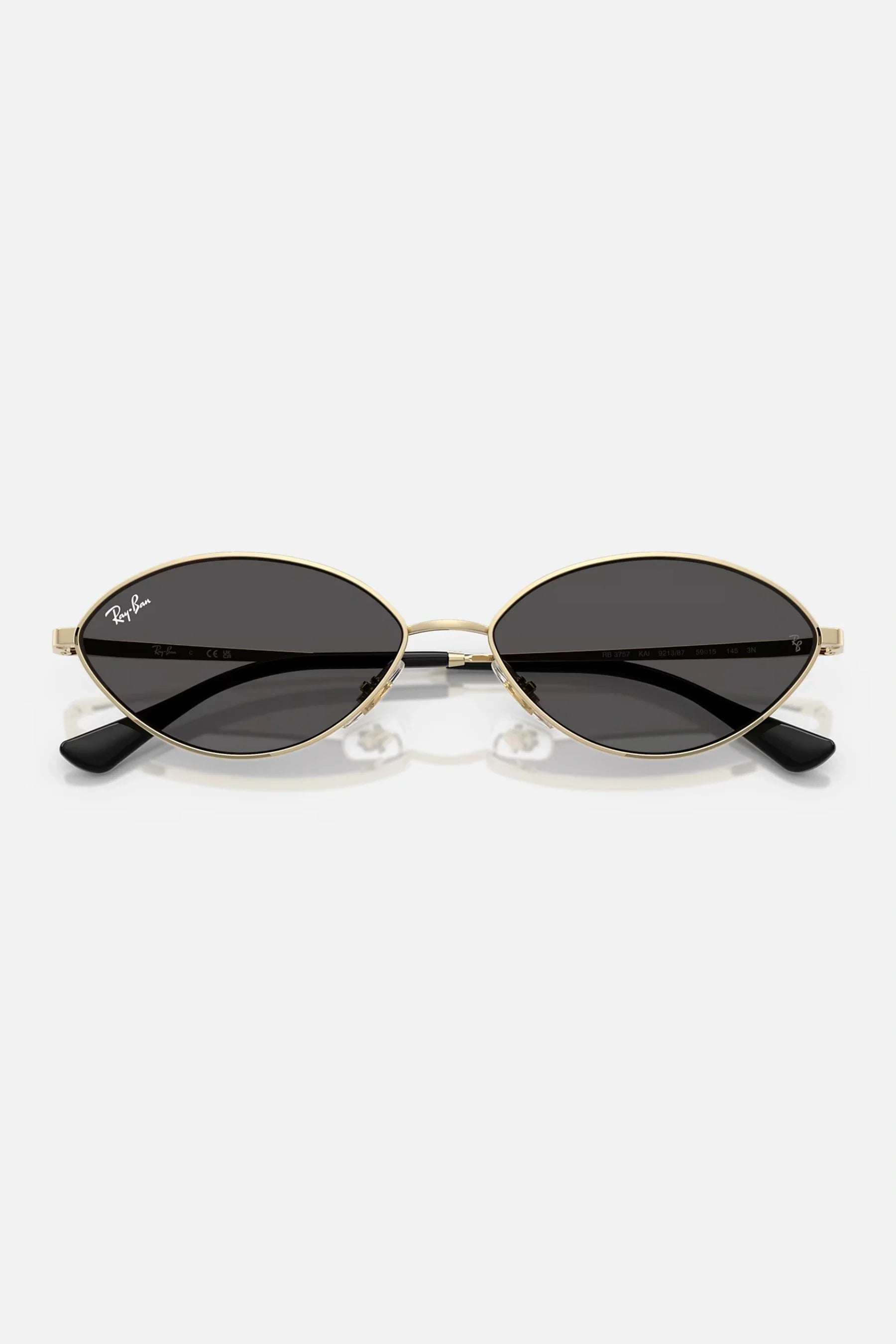 Occhiali da sole Ray-Ban RB3757 921387 Kai Bio-Based, montatura oro pallido con lenti grigio scuro.