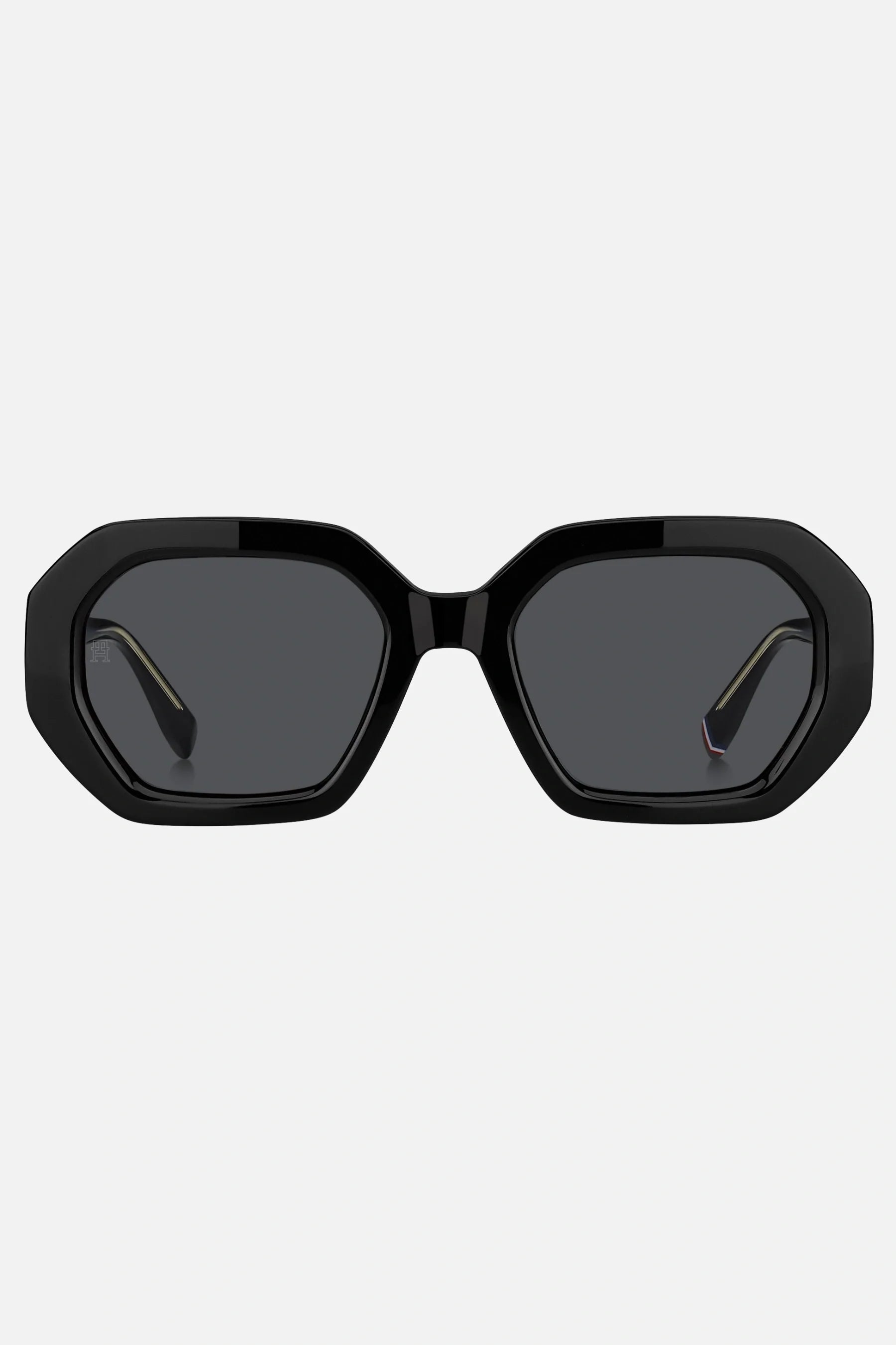 Occhiali da sole Tommy Hilfiger TH 2155/S 807IR, montatura nera lucida con lenti grigio scuro.