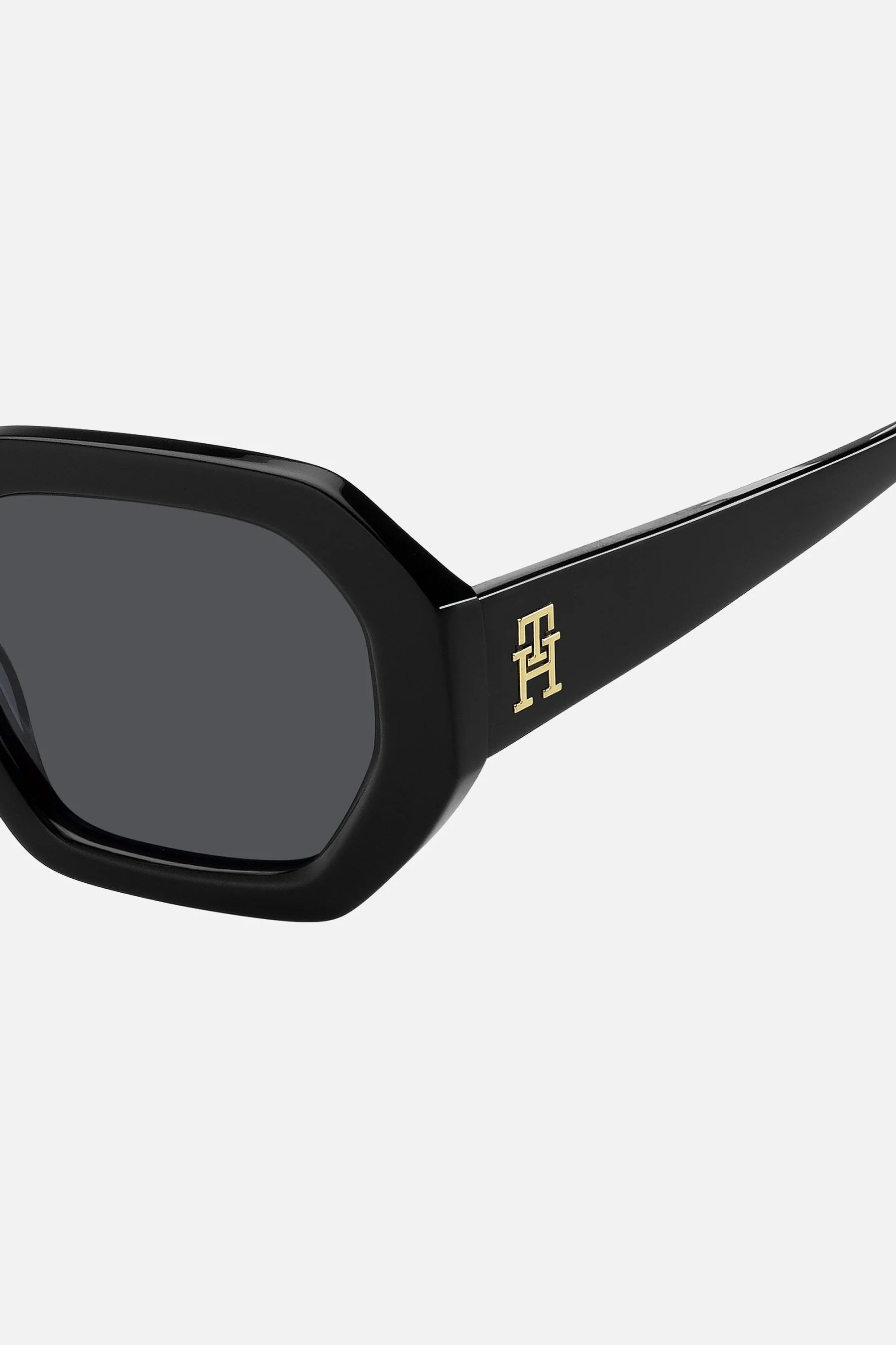 Occhiali da sole Tommy Hilfiger TH 2155/S 807IR, montatura nera lucida con lenti grigio scuro.